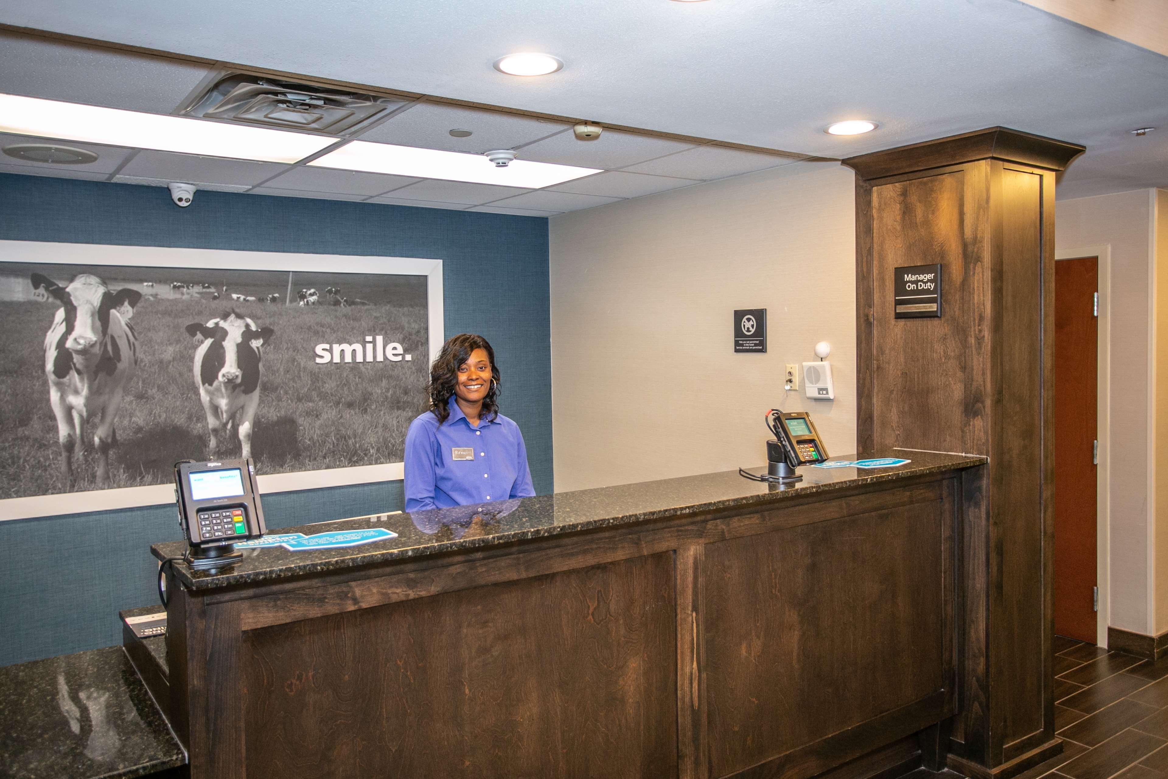 Hampton Inn Marshall Luaran gambar
